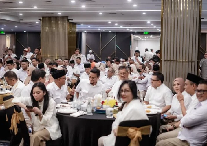Suasana peserta duduk bersama dalam acara santunan dan buka puasa.